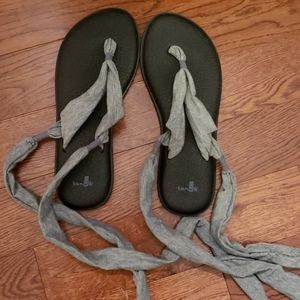 Sanuk yoga sling sandals- never worn!